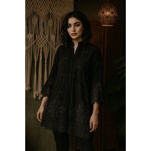 Johnny Was Wynne Scalloped Long Tunic Blouse Black Embroidered Size Small